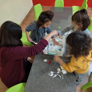 ΜΑΘΑΙΝΩ ΚΑΙ ΔΗΜΙΟΥΡΓΩ ΓΙΑ ΠΑΙΔΙΑ 2- 4 ΕΤΩΝ- ΚΑΘΕ ΠΕΜΠΤΗ 18:00- 19:00