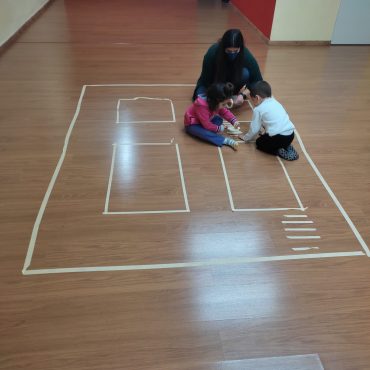 Μαθαίνω και Δημιουργώ για παιδιά 2- 4 ετών- Κάθε Πέμπτη 18:00- 19:00