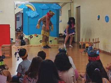 Μεγάλη επιτυχία σημείωσε στον ΟΝΑΡ η θεατρική παράσταση «Όσα φέρνει ο άνεμος»